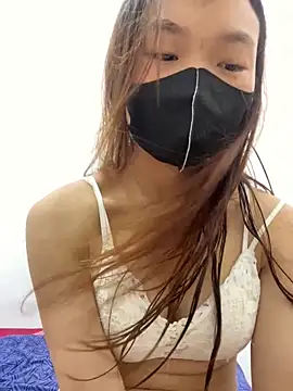 Snapshot of Bella-005 chatting on 10.23.25 Bella-005 online show from 10.23.25