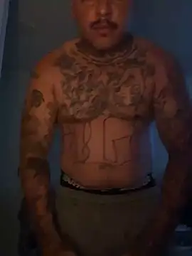 Snapshot of HiplessCraft chatting on 10.26.25 HiplessCraft online show from 10.26.25