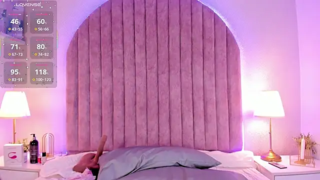 ShaylaDavis online show from 11.04.25