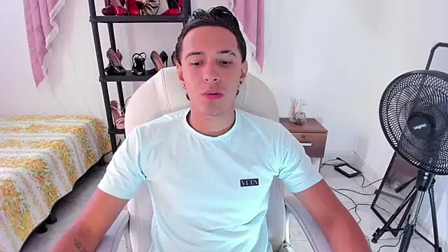 Hayden Boy  online show from 11.01.25