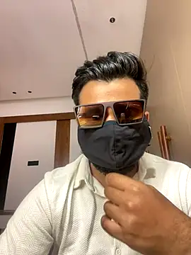 Snapshot of Notme_09 chatting on 10.21.25 Notme 09 online show from 10.21.25