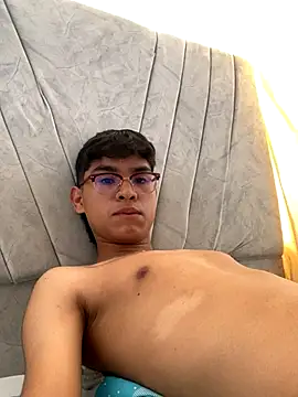 Muchachito18 online show from 11.06.25