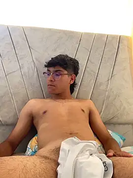 Muchachito18 online show from 11.12.25