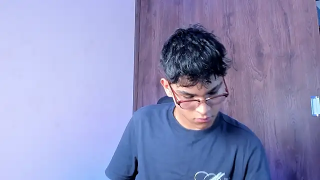 Muchachito18 online show from 02.05.26