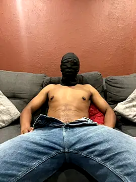 Snapshot of kingjozi121 chatting on 11.21.25 kingjozi121 online show from 11.21.25