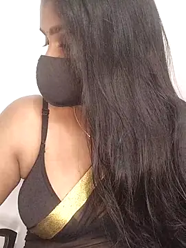 Snapshot of tamil_poongani chatting on 10.15.25 tamil poongani online show from 10.15.25