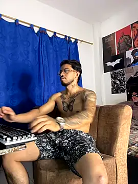 Snapshot of Kylian_Alessandro chatting on 10.20.25 Kylian Alessandro online show from 10.20.25