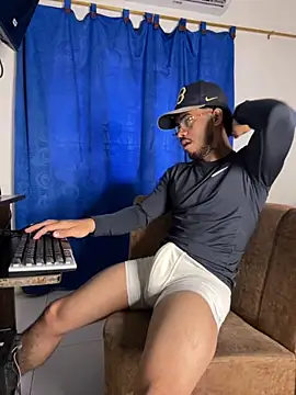 Snapshot of Kylian_Alessandro chatting on 10.23.25 Kylian Alessandro online show from 10.23.25