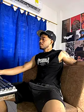 Snapshot of Kylian_Alessandro chatting on 10.24.25 Kylian Alessandro online show from 10.24.25