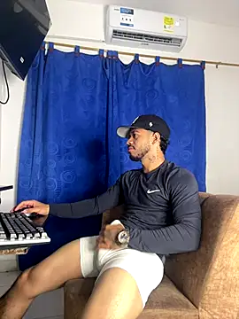 Snapshot of Kylian_Alessandro chatting on 11.03.25 Kylian Alessandro online show from 11.03.25