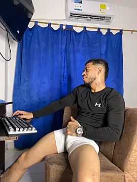 Snapshot of Kylian_Alessandro chatting on 11.13.25 Kylian Alessandro online show from 11.13.25