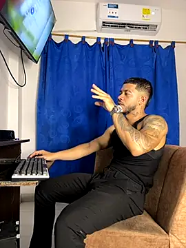 Snapshot of Kylian_Alessandro chatting on 11.15.25 Kylian Alessandro online show from 11.15.25