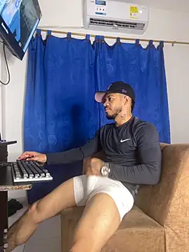 Snapshot of Kylian_Alessandro chatting on 11.18.25 Kylian Alessandro online show from 11.18.25