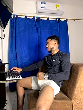 Snapshot of Kylian_Alessandro chatting on 11.26.25 Kylian Alessandro online show from 11.26.25