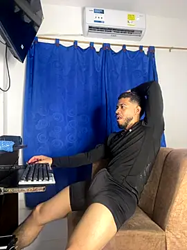 Snapshot of Kylian_Alessandro chatting on 12.03.25 Kylian Alessandro online show from 12.03.25