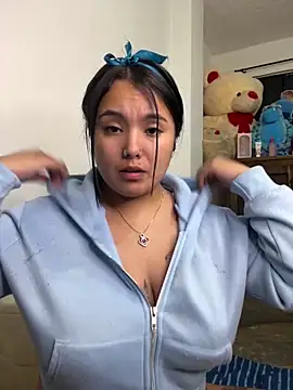 Snapshot of Mellani_luod chatting on 04.25.26 Mellani luod online show from 04.25.26