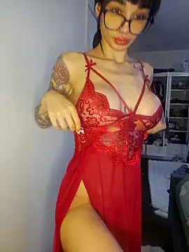 Snapshot of LucyMiax chatting on 11.05.25 LucyMiax online show from 11.05.25