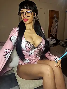 Snapshot of LucyMiax chatting on 12.14.25 LucyMiax online show from 12.14.25