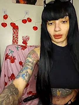 Snapshot of LucyMiax chatting on 02.13.26 LucyMiax online show from 02.13.26