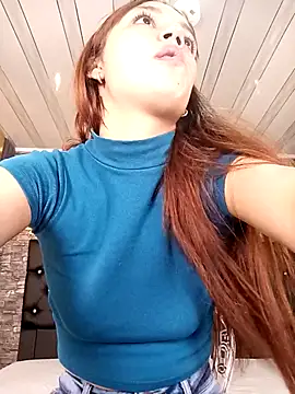 Snapshot of Arianaa_Toro chatting on 10.27.25 Arianaa Toro online show from 10.27.25