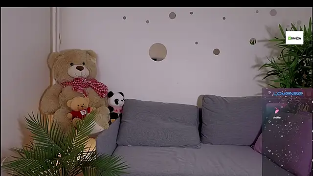 Snapshot of cute_cake chatting on 05.22.26 cute cake online show from 05.22.26