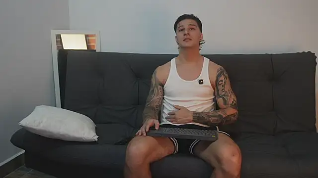 Snapshot of Dominick_walker chatting on 11.01.25 Dominick walker online show from 11.01.25