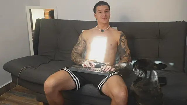 Snapshot of Dominick_walker chatting on 11.22.25 Dominick walker online show from 11.22.25