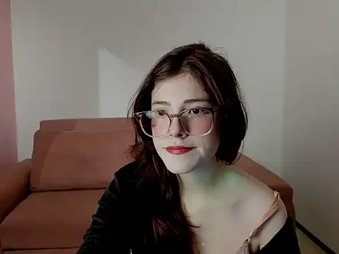 Snapshot of AmberPixie_ chatting on 11.18.25 AmberPixie online show from 11.18.25