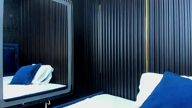 JuliethCruz  online show from 11.13.25