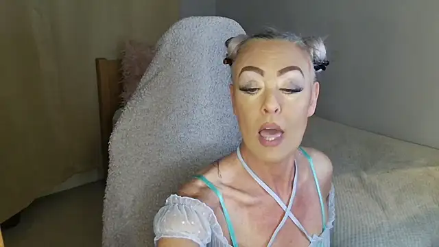 TheOGMiaMystique online show from 05.27.26