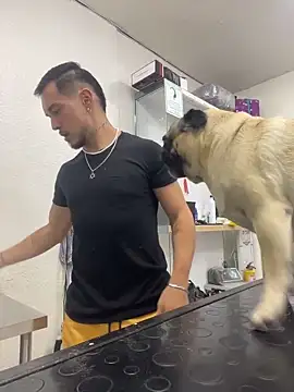 Snapshot of Leonardmoppet chatting on 10.27.25 Leonardmoppet online show from 10.27.25