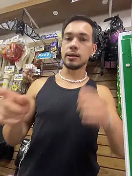 Snapshot of Leonardmoppet chatting on 11.13.25 Leonardmoppet online show from 11.13.25