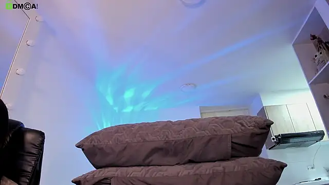 Snapshot of Mikeyvioleta_ chatting on 02.25.26 Mikeyvioleta online show from 02.25.26