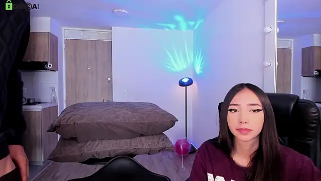 Snapshot of Mikeyvioleta_ chatting on 03.02.26 Mikeyvioleta online show from 03.02.26