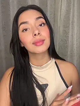 Snapshot of MiaSofia__ chatting on 12.19.25 MiaSofia online show from 12.19.25