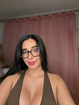 Snapshot of MiaSofia__ chatting on 05.17.26 MiaSofia online show from 05.17.26