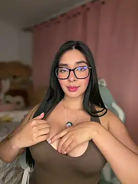 Snapshot of MiaSofia__ chatting on 05.28.26 MiaSofia online show from 05.28.26