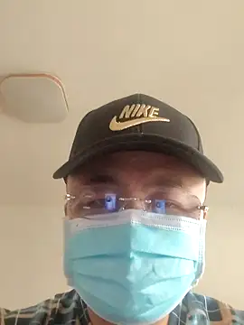 Snapshot of caige8888 chatting on 10.18.25 caige8888 online show from 10.18.25