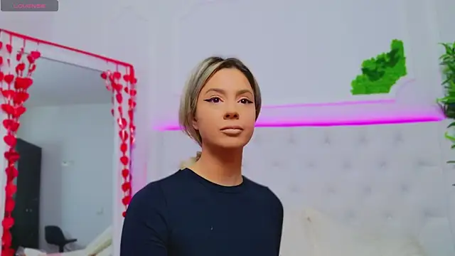 Snapshot of AriannaSins chatting on 02.28.25 AriannaSins online show from 02.28.25