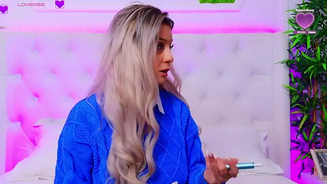 Snapshot of AriannaSins chatting on 01.14.26 AriannaSins online show from 01.14.26