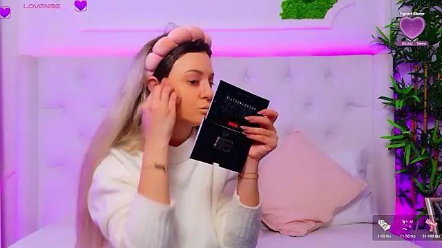 Snapshot of AriannaSins chatting on 02.09.26 AriannaSins online show from 02.09.26