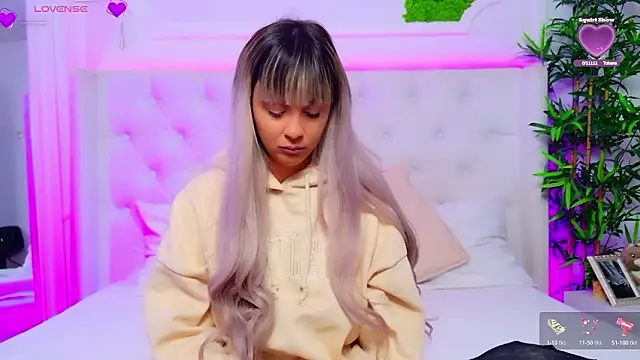 Snapshot of AriannaSins chatting on 02.12.26 AriannaSins online show from 02.12.26