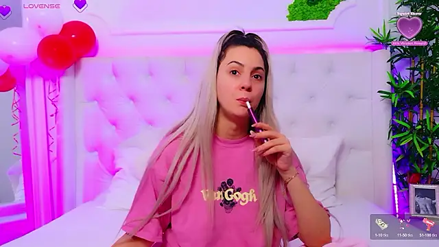 Snapshot of AriannaSins chatting on 02.20.26 AriannaSins online show from 02.20.26