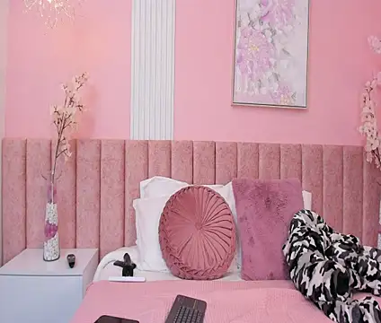 Valentino ceratii online show from 10.15.25