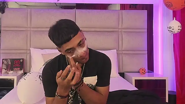 Snapshot of SweetAndSinful chatting on 11.01.25 SweetAndSinful online show from 11.01.25