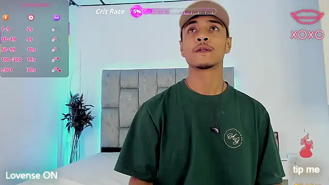 Snapshot of SweetAndSinful chatting on 11.28.25 SweetAndSinful online show from 11.28.25