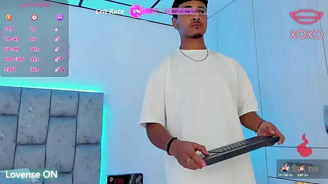 Snapshot of SweetAndSinful chatting on 11.30.25 SweetAndSinful online show from 11.30.25