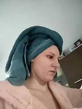 Snapshot of SandyCassie chatting on 10.30.25 SandyCassie online show from 10.30.25