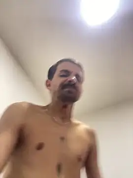 Snapshot of Felipinh19cm chatting on 12.17.25 Felipinh19cm online show from 12.17.25