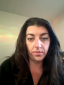 Bambieyez4 online show from 10.16.25